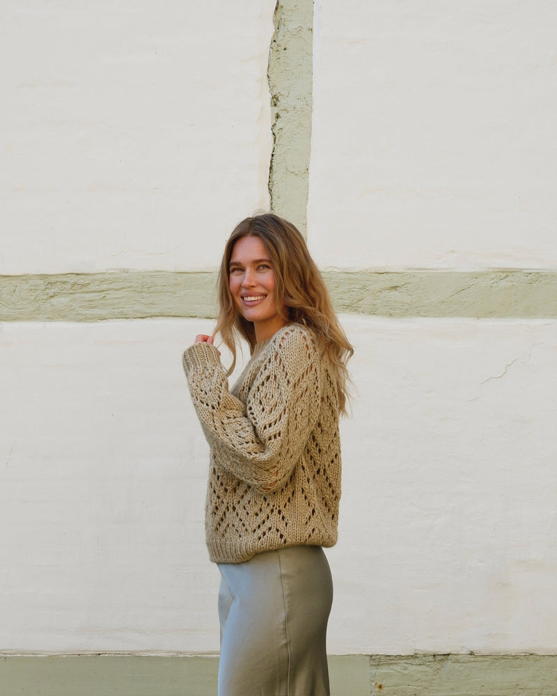 Clotilde Sweater – Strickanleitung & Garnpaket - BONIFAKTUR - Kleinste -Clotilde Sweater – Strickanleitung & Garnpaket - BONIFAKTUR