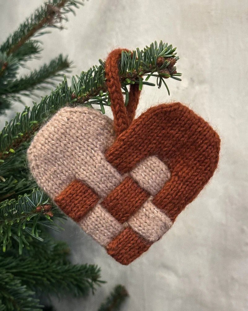 Olives Christmas Heart – Strickanleitung & Garnpaket - BONIFAKTUR - Kleinste - Olives Christmas Heart – Strickanleitung & Garnpaket