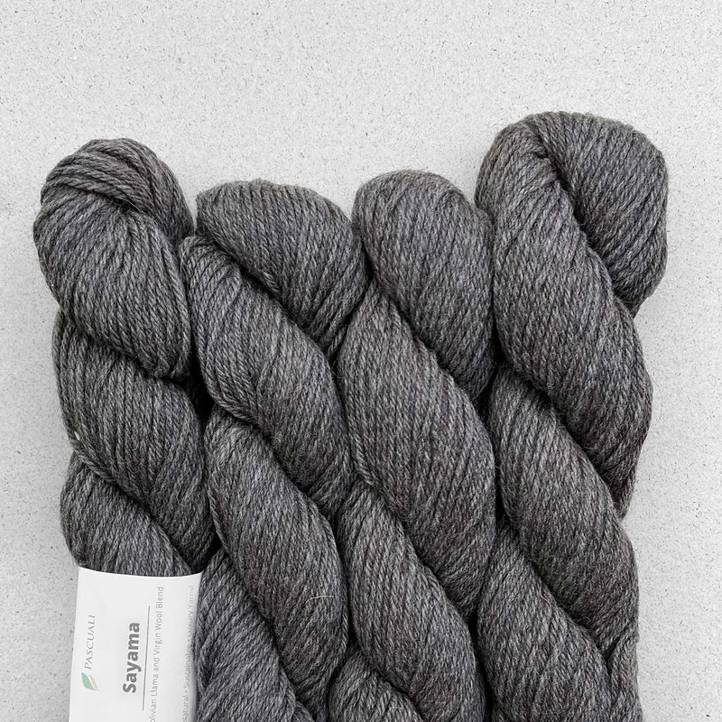 Pascuali Sayama in 311 Eisen: Lama-Schurwoll-Garn.