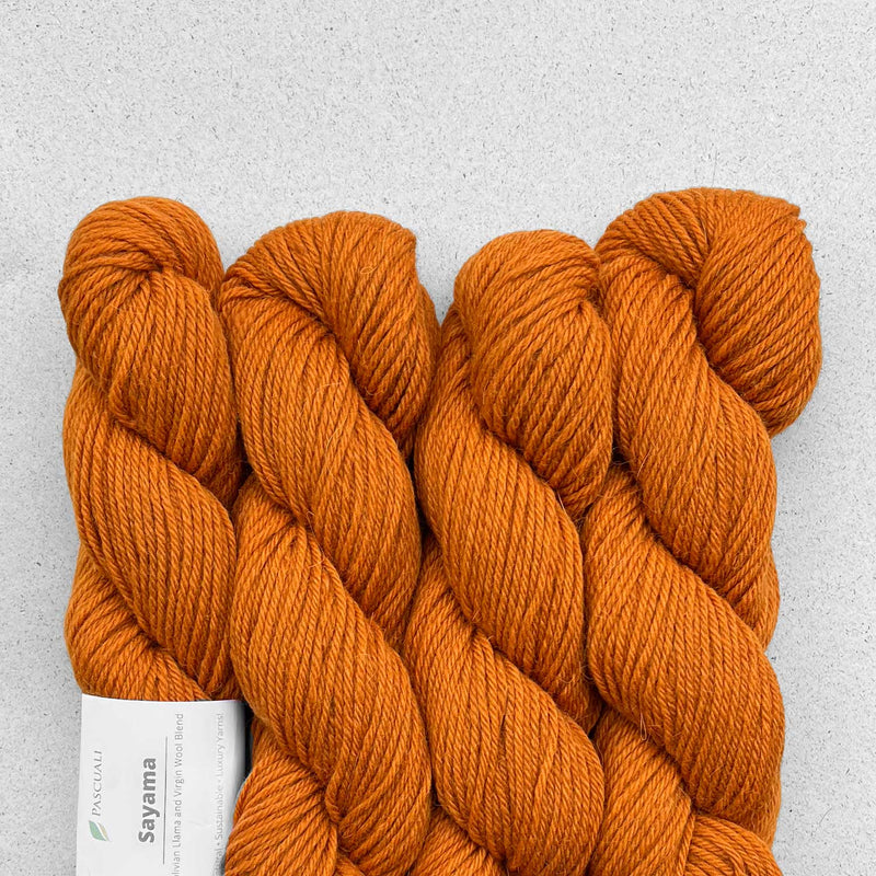 Pascuali Sayama in 306 Kurkuma: Lama-Schurwoll-Garn.