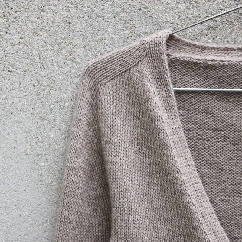 Late Summer Wrap – Strickanleitung & Garnpaket - BONIFAKTUR
