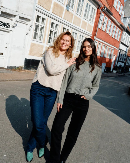 Astrid Sweater – Strickanleitung & Garnpaket - BONIFAKTUR - Kleinste - Astrid Sweater – Strickanleitung & Garnpaket