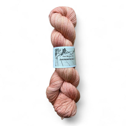 Atelier Franziska Uhl Fine Merino 550 - BONIFAKTUR - JAKOBSMUSCHEL 1 - Atelier Franziska Uhl Atelier Franziska Uhl Fine Merino 550 JAKOBSMUSCHEL 1