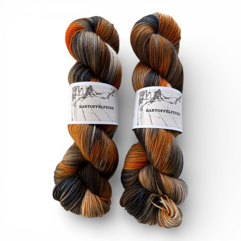 Atelier Franziska Uhl Handgefärbte Sockenwolle - BONIFAKTUR - Kartoffelfeuer - Atelier Franziska Uhl Handgefärbte Sockenwolle