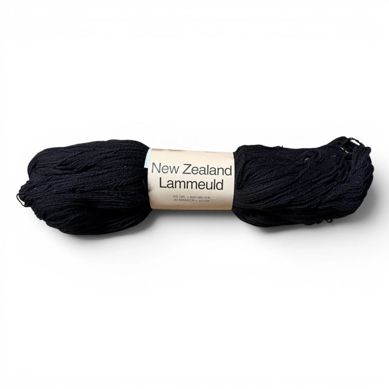Filcolana SAGA in 102 Black: Lace-Garn aus 100 % Wolle, Strang