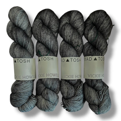 Madelinetosh Tosh Merino Light - BONIFAKTUR - Vickie Howell: Snaps - Madelinetosh Tosh Merino Light