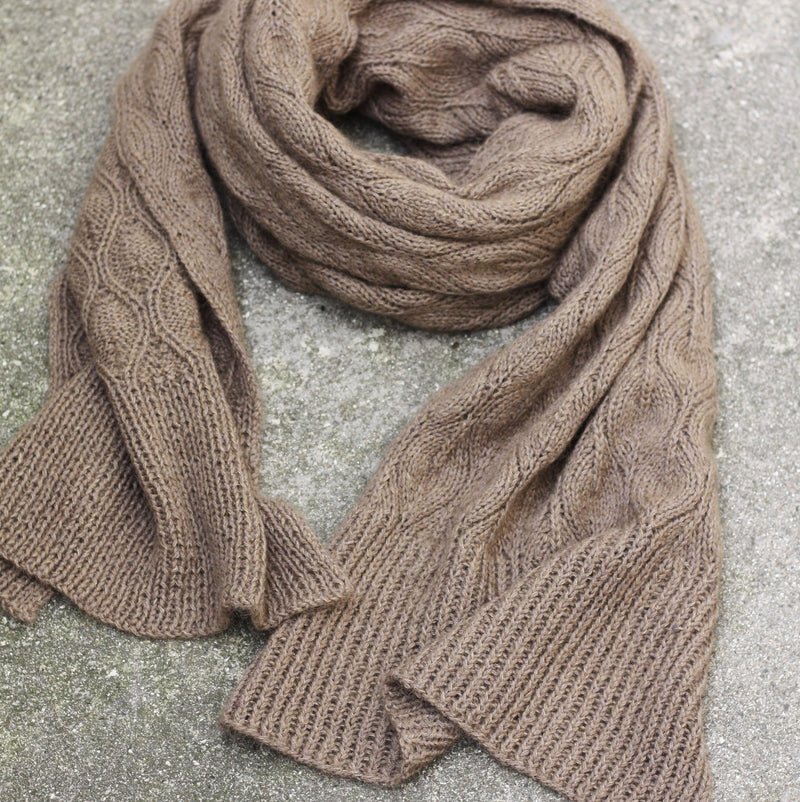 Olive Scarf – Strickanleitung & Garnpaket - BONIFAKTUR - Kleinste - Olive Scarf – Strickanleitung & Garnpaket