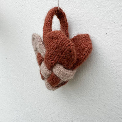 Olives Christmas Heart – Strickanleitung & Garnpaket - BONIFAKTUR - Kleinste - Olives Christmas Heart – Strickanleitung & Garnpaket