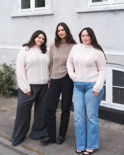 Ribbed Cable Sweater – Strickanleitung & Garnpaket - BONIFAKTUR - Kleinste - Ribbed Cable Sweater – Strickanleitung & Garnpaket